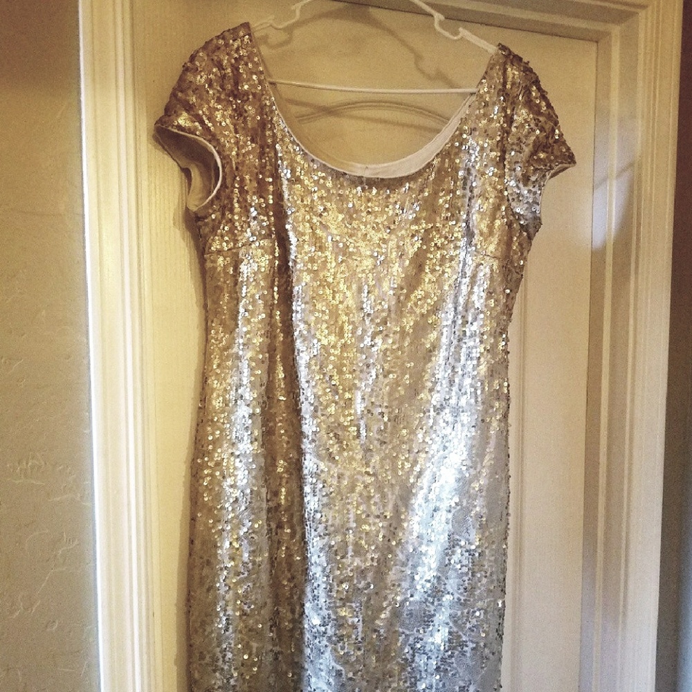 Roz & Ali Gold Sequin party dress size 16